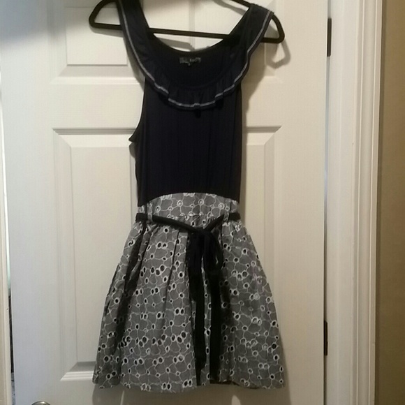 Cute dress!