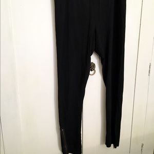 Black zipper leggings