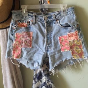 Free People Levi patched shorts!!