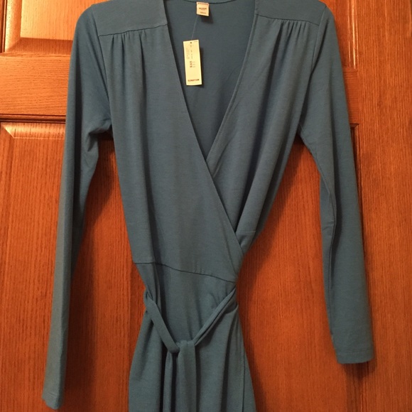 Old Navy Dresses & Skirts - Blue Old Navy wrap dress