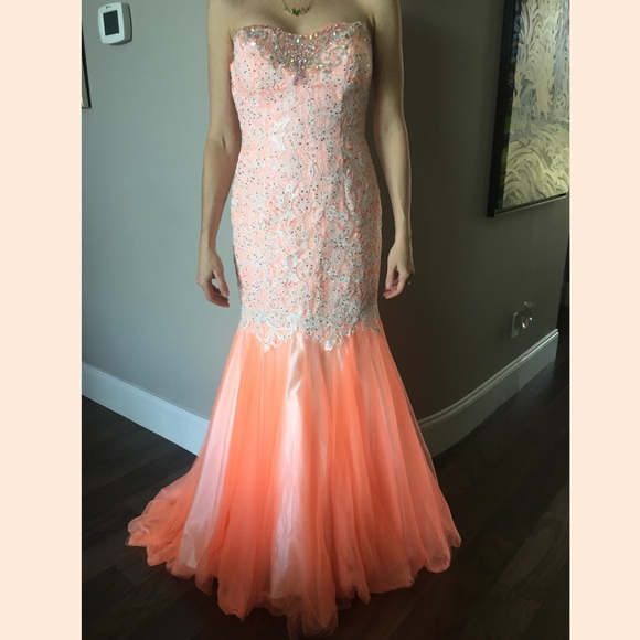 Lace Mermaid Style Prom Dress