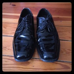 Men's tuxs shoes size 10