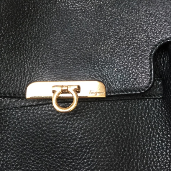 Ferragamo purse 🎉✨ 3 x HP - Picture 2 of 4
