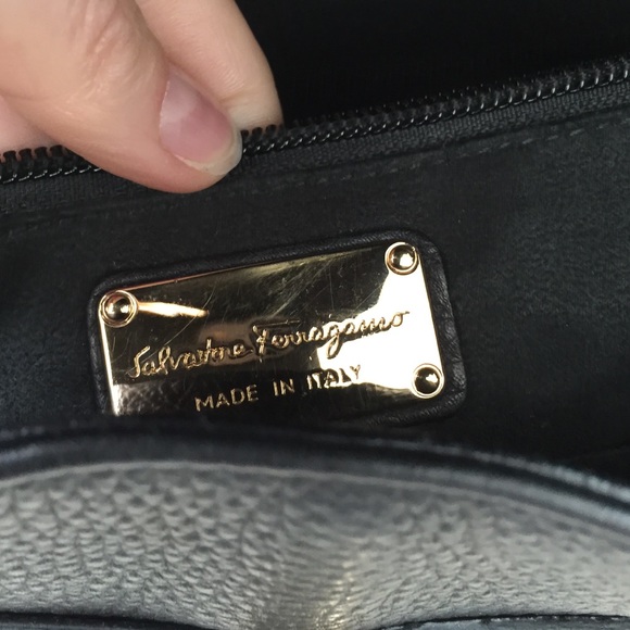 Ferragamo purse 🎉✨ 3 x HP - Picture 3 of 4