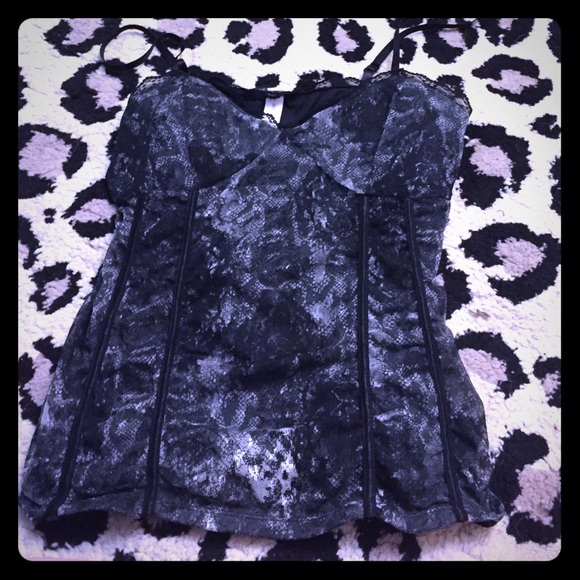 No Boundaries corset top