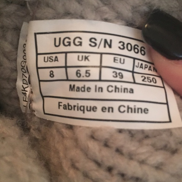 Authentic Ugg Lattice Cardy size 8 - Picture 4 of 4