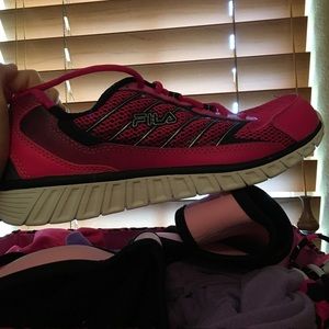 Fils running shoes