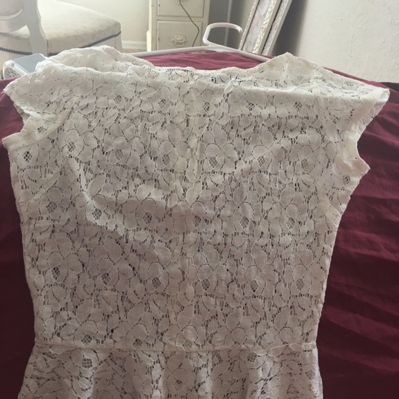 Lace top XS - Picture 2 of 3