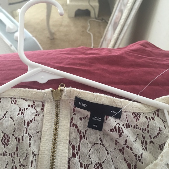 Lace top XS - Picture 3 of 3