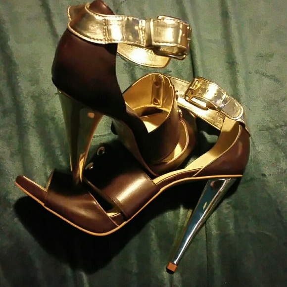 Carrano brown and gold heels