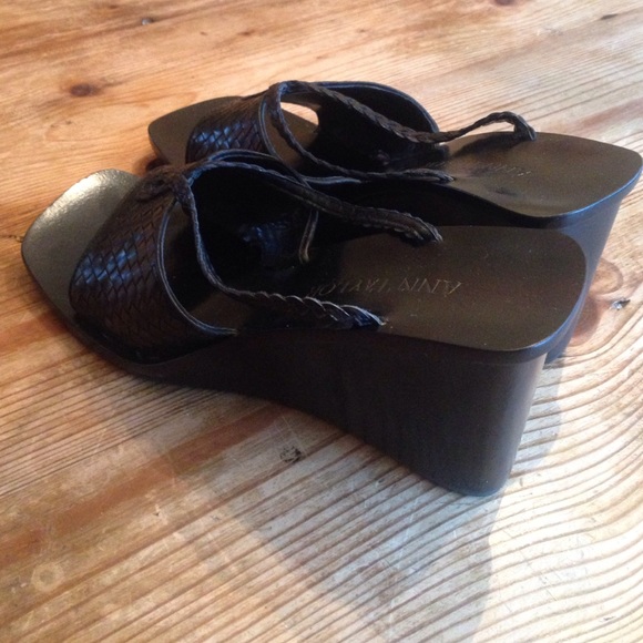 Ann Taylor  Black Woven Calf Sandals - Picture 2 of 4