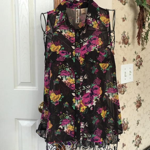 Fun Hi-Low Sheer Top - Picture 1 of 4