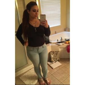 Meet your Posher, Tavia