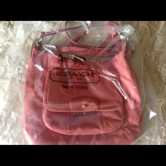 Brand New Coach Purse! Perfect summer accessory!