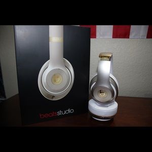 Beats by Dre studio wireless