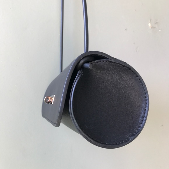 Statement Style tube Handbag bag w rubber handles - Picture 7 of 8