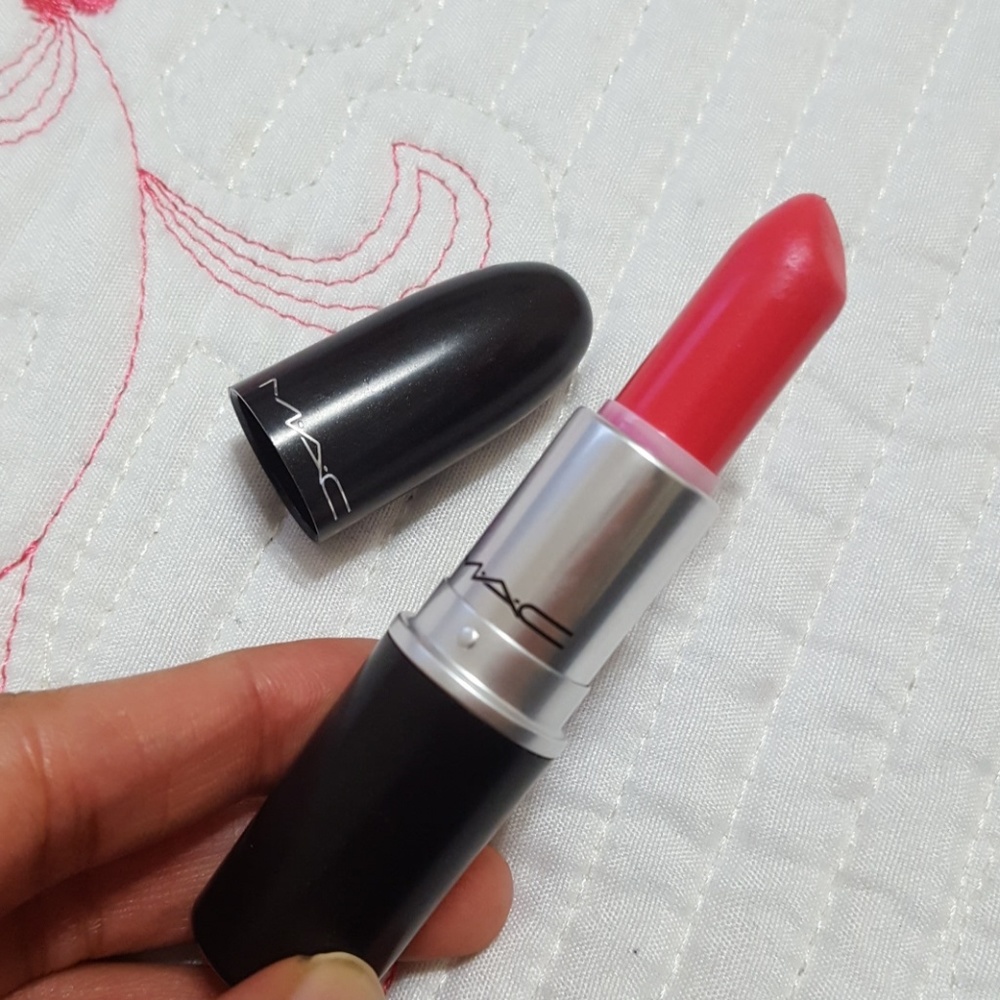 BRAND NEW NEVER USED MAC LIPSTICK