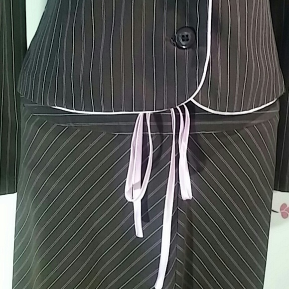 Relisted Under New Listing!;My Michelle Brown/Pink VTG Suit size 7\8 ⬇$45 - Picture 2 of 4
