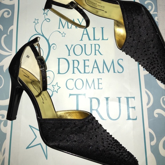 New Port News💕Black Heels with Beads NWOT💕💛 - Picture 1 of 4