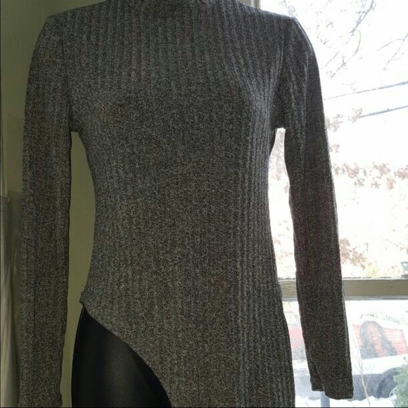 Asymmetrical Sweater Small ❤️ - Picture 3 of 4