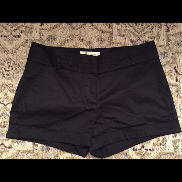 Black dress shorts - Picture 3 of 4