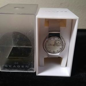 Women's Skagen MOP & Crystals on dial w/ Box