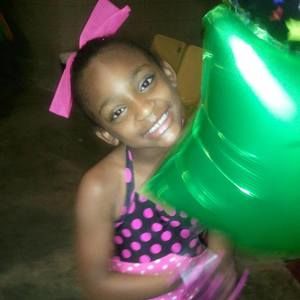 Meet your Posher, Romonica