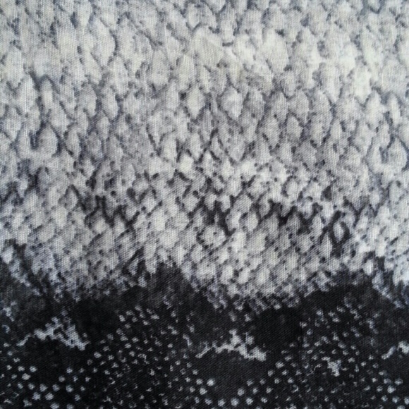 Scarf - Picture 1 of 3