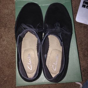 Clarks size 8 all black