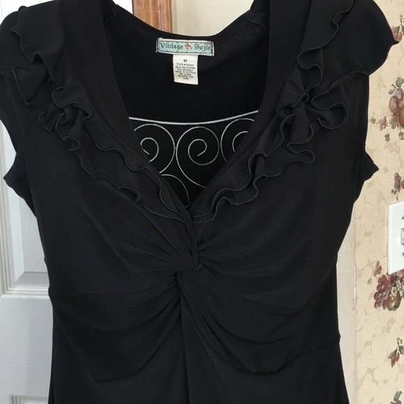 Black Short Sleeve Fancy Top - Picture 2 of 2