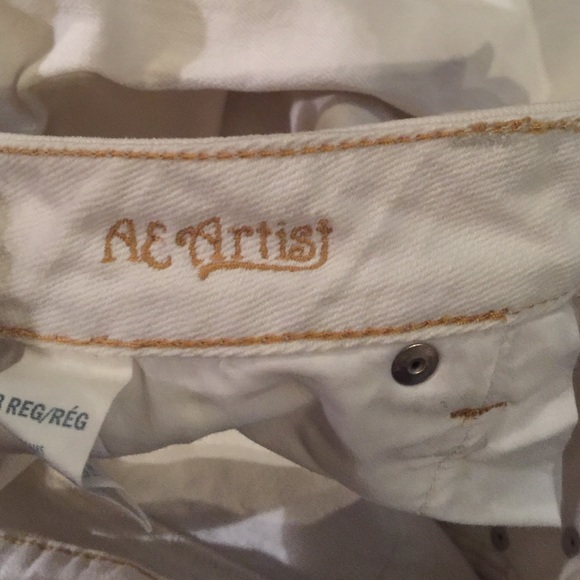 Cute white jeans. 🃏♥️♥️ - Picture 3 of 3