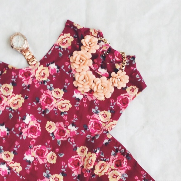 Dresses & Skirts - 🆕LISTING: GORGEOUS RED FLORAL SKATER DRESS!!!