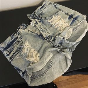 BM Cute ripped shorts