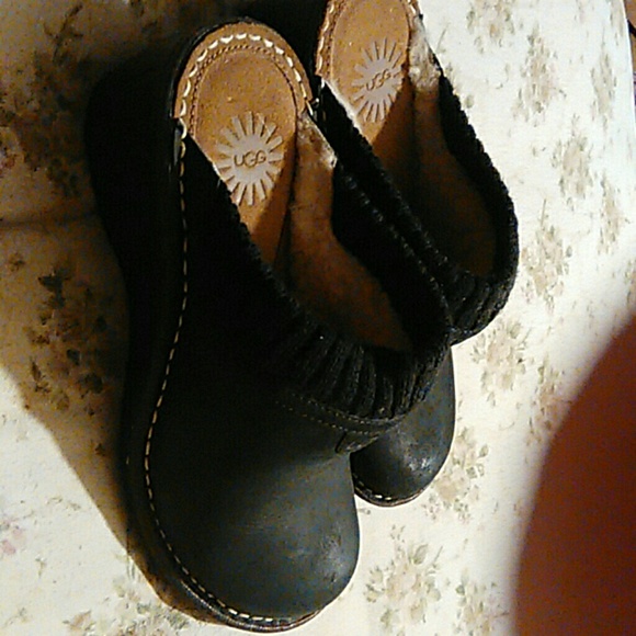 Ugg clogs
