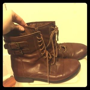 81/2 women's brown combat boots!