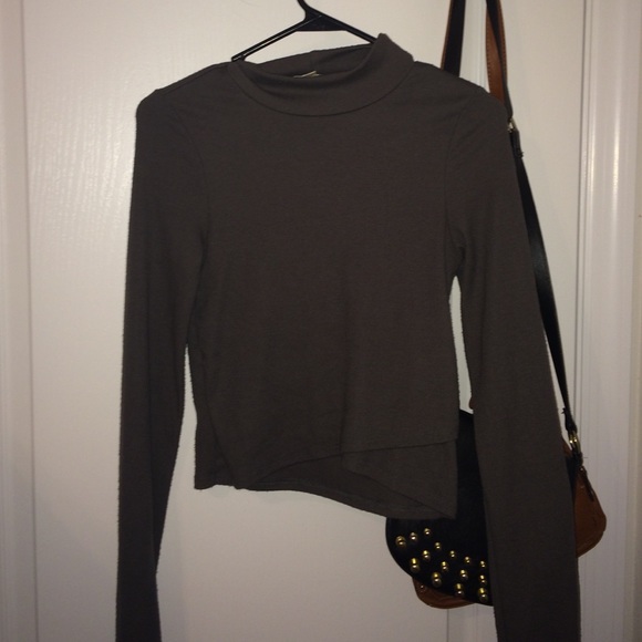 LA hearts turtle neck sweater