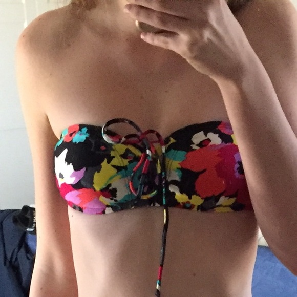 Roxy swimsuit top - Picture 2 of 2