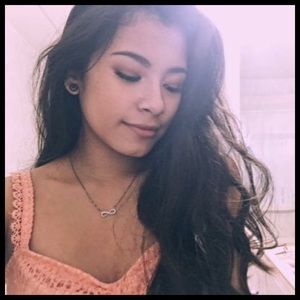 Meet your Posher, Noemi