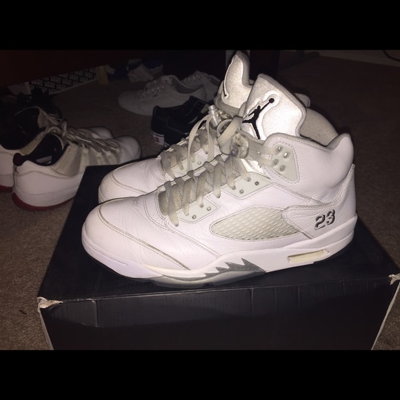 Jordan 5 White Metallic - Picture 1 of 4