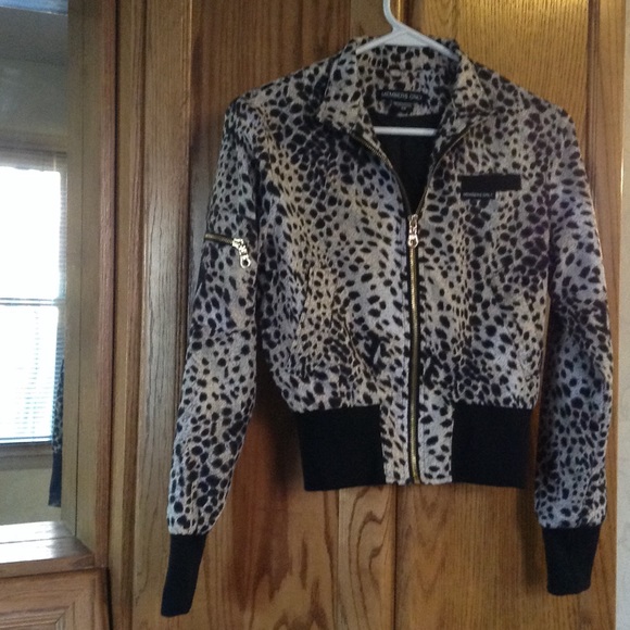 Jacket short waisted cheetah print gold zipper