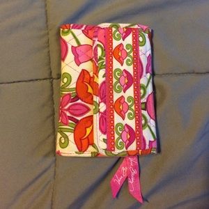 Vera Bradley on the go wallet in Lilli bell