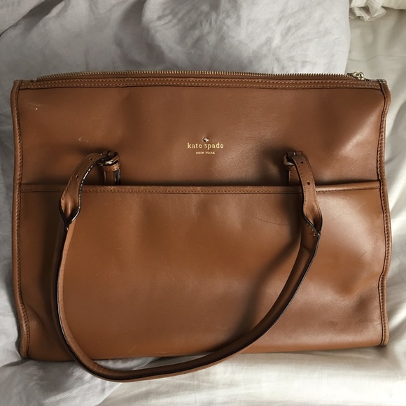 Kate spade brown leather purse! 🍾