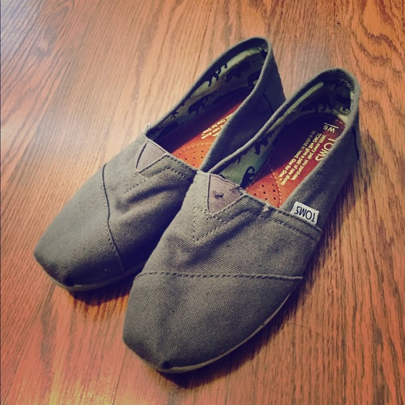 Gray TOMS