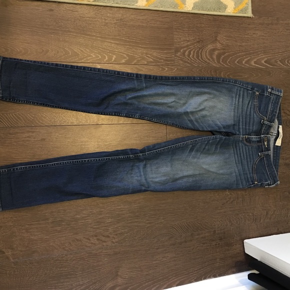 Hollister jeans! PERFECT CONDITION!