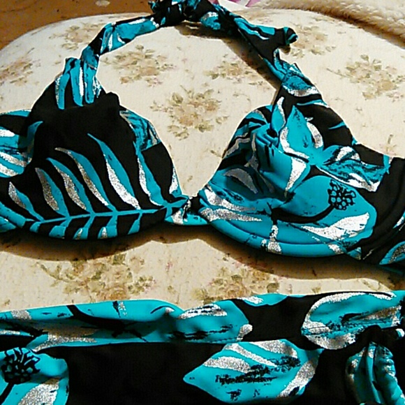 Bathing suit - Picture 2 of 3