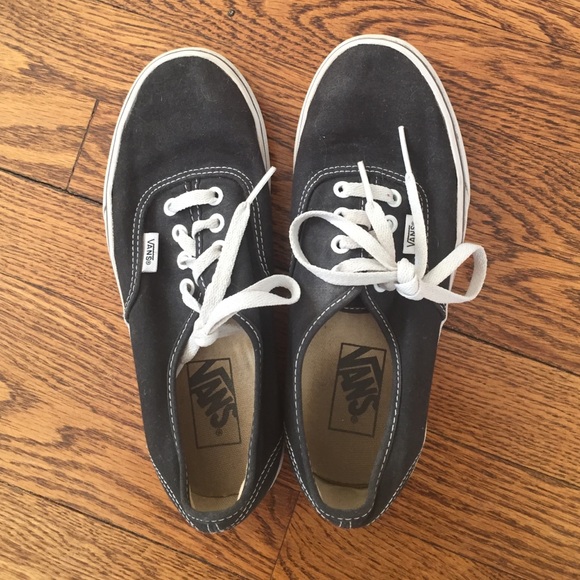 Black vans - Picture 3 of 3