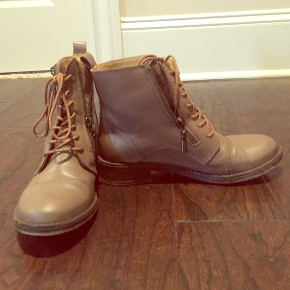 Vince Camuto Women's NINTIE Motorcycle Boot