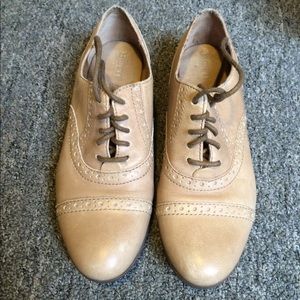 Born Oxfords Size 7.5
