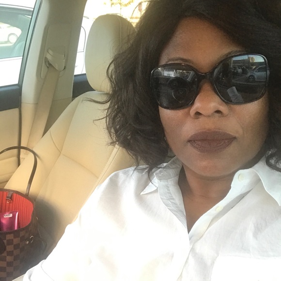 Meet your Posher, Channella - Picture 2 of 2