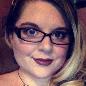 Meet your Posher, Nina